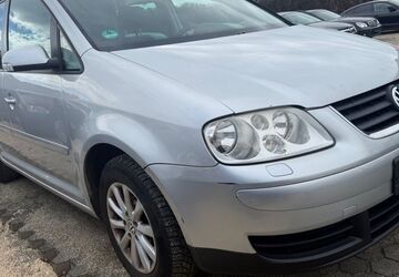 VW Touran 214.200 km 2.555 &euro; Essingen 73457