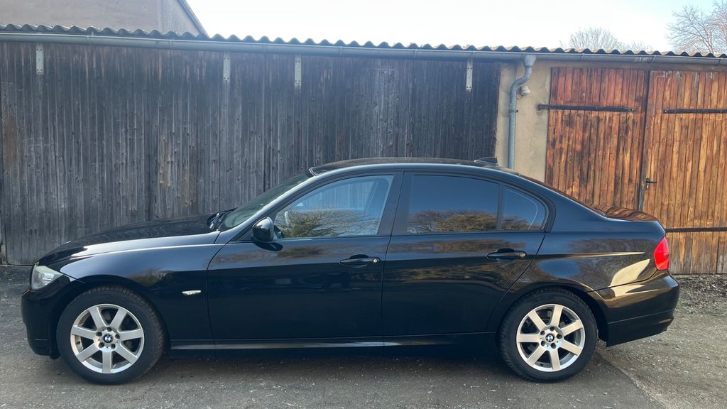 BMW 318 215.900 km 7.050 &euro; Nördlingen 86720