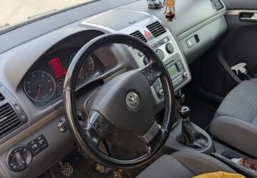 VW Touran 210.000 km 3.500 &euro; Aalen 73430