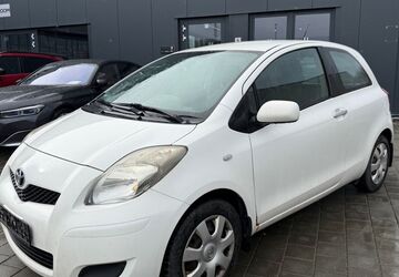 Toyota Yaris 122.000 km 2.900 &euro; Aalen-Essingen 73457