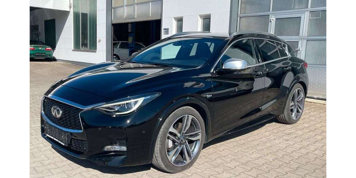 INFINITI Q30 61.470 km 18.900 &euro; Heidenheim 89520
