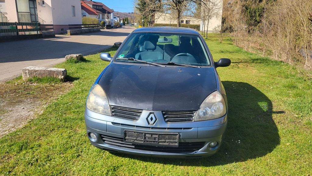 Renault Clio 276.000 km 600 &euro; Schwaebisch Gmuend 73527