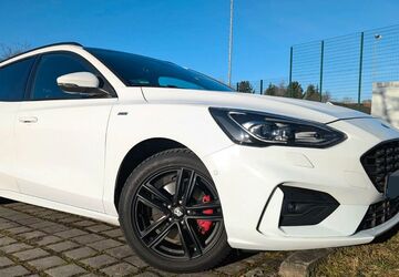 Ford Focus 94.500 km 16.990 &euro; Rosenberg 73494