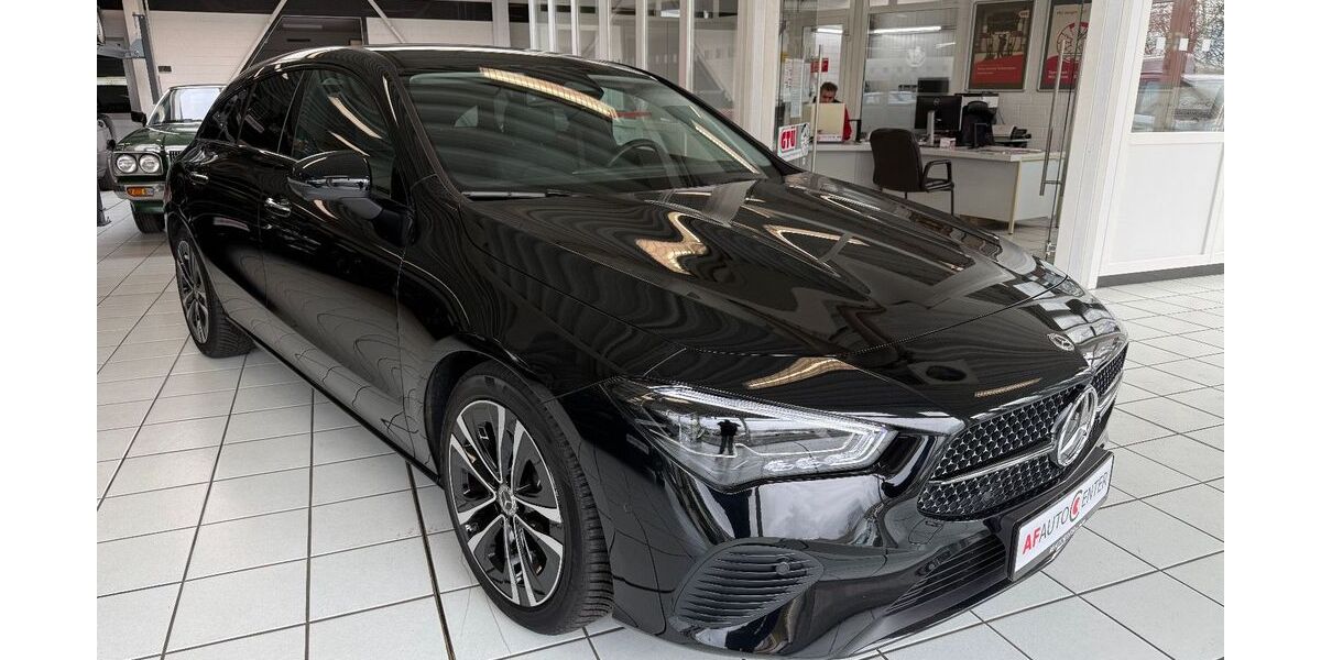 Mercedes-Benz CLA Shooting Brake 11.170 km 35.990 &euro; Aalen 73431