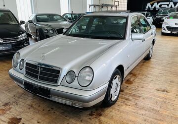 Mercedes-Benz E 220 131.544 km 3.899 &euro; Aalen 73431