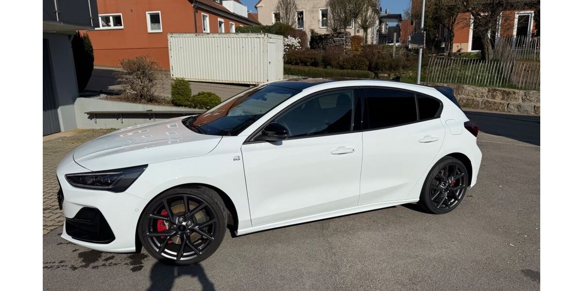 Ford Focus 18.900 km 33.800 &euro; Ellwangen 73479