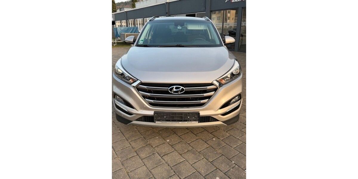 Hyundai TUCSON 63.000 km 15.900 &euro; Schwäbisch Gmünd 73525