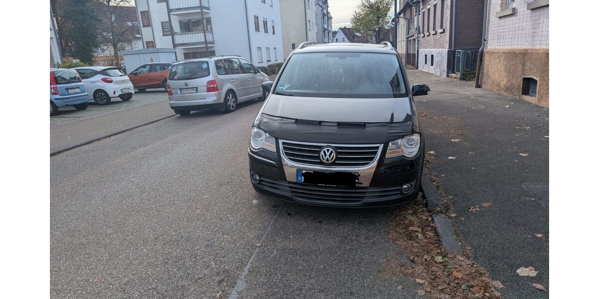 VW Touran 210.000 km 3.500 &euro; Aalen 73430