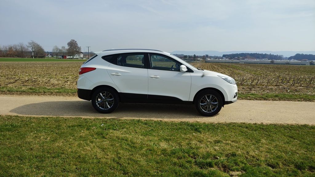 Hyundai TUCSON 119.000 km 11.999 &euro; Durlangen 73568